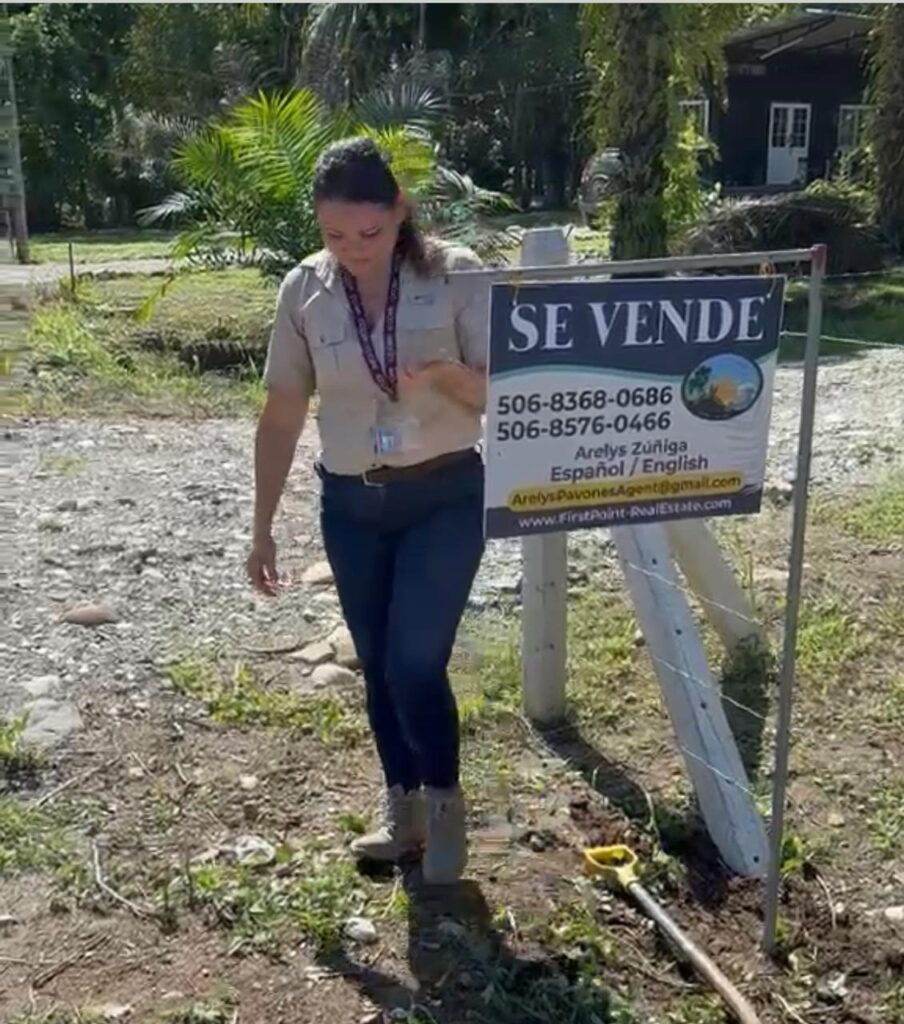 Arelys Zuñiga Pavones Real Estate Agent